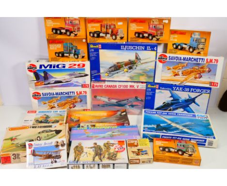 Esci - Airfix - Hobby Craft - Revell - Others - A mixed collection of 20 plastic model kits covering various genres in severa