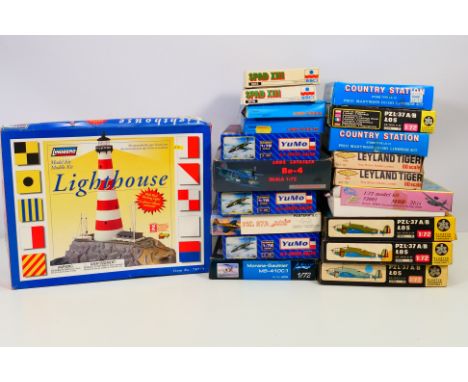 ZTS - Azur - Pantera - Yumo - Other - An assortment of 20 boxed plastic model kits, mainly aircraft, predominately in 1:72 sc