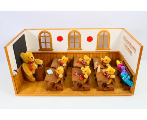 Hermann - A boxed limited edition School Room diorama numbered 486 of 1000 pieces. It measures 60 x 30 x 26 cm and comes with