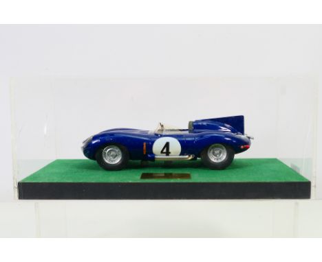Bellini Models - A white metal 1:24 scale 1954 Prototype Jaguar D Type Le Mans car. The model appears in Very Good condition 