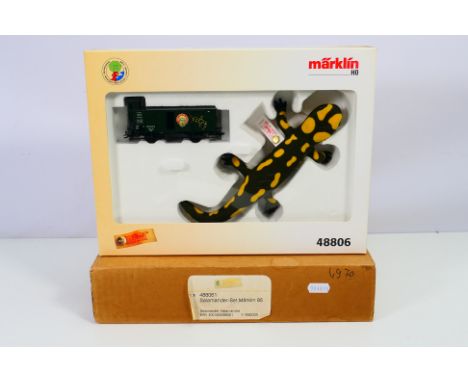 Steiff - Marklin - A boxed limited edition Salamander set # 488061. The set includes a Salamander soft toy and a Marklin OO g