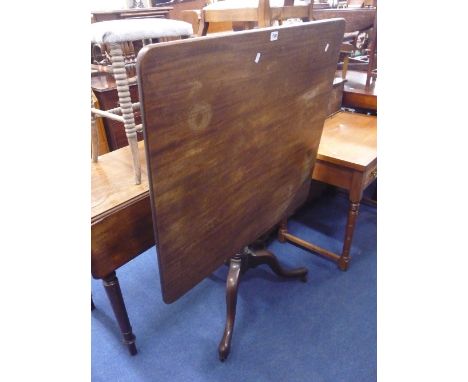 A 19TH CENTURY MAHOGANY TILT TOP TABLE, on tripod support