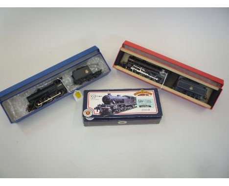 THREE BOXED BACHMANN OO GAUGE LOCOMOTIVES, B1, 'Ourebi' No.61026 (32-?), J39 No.64958 (31-851A) and V3 No.67666 (31-604), all