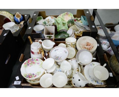 MISCELLANEOUS CERAMICS AND TEAWARE, INCLUDING ROYAL ALBERT, RICHMOND, POOLE, ETC