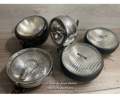 VINTAGE AUTOMOTIVE - FIVE ASSORTED FOG LIGHTS INCLUDING RING, FOGRANGER AND RAYDYIOT