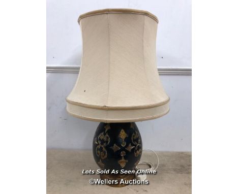 HANDMADE ITALIAN CERAMIC LAMP, APPROX. 73CM (H) X 43CM (W)