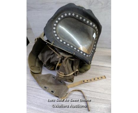 *VINTAGE 1939 NEW BORN - CHILD  RESPIRATOR