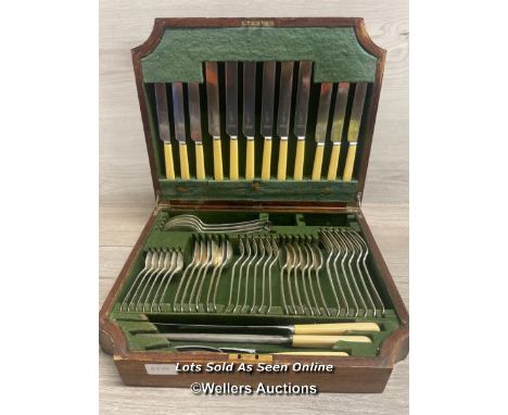 VINTAGE CANTEEN OF CUTLERY 