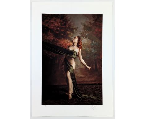 Ella ELIJAH (XX-XXIème siècle)La Tombée de l'Autumna , 2022Tirage photographique original sur papier fine art.Signée de la ma