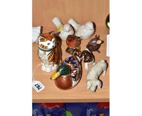 A GROUP OF ANIMAL ORNAMENTS, comprising Royal Crown Derby limited edition 'Marmaduke' cat paperweight, No2033/2500, and a sec