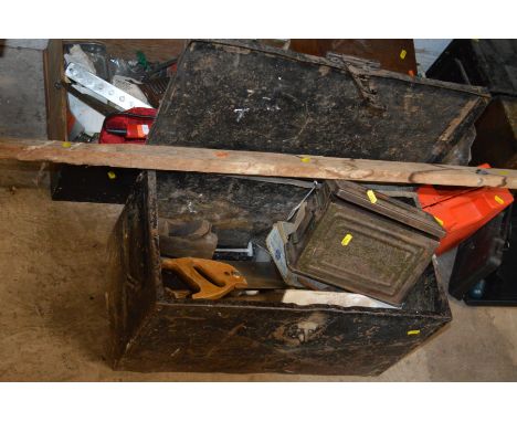 A VINTAGE METAL CRATE and metal ammunition box containing various hand tools (2)
