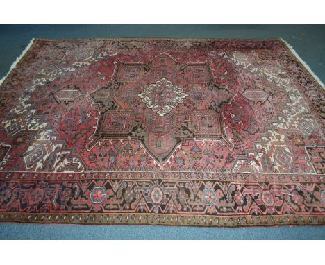 A 20TH CENTURY 100% WOOLLEN KUBA RED GROUND CARPET SQUARE, 320cm x 249cm