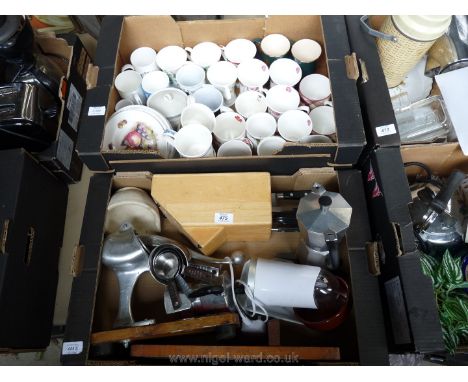 Box of coffee mugs, knife block, pestle and mortar, orange squeezer etc.