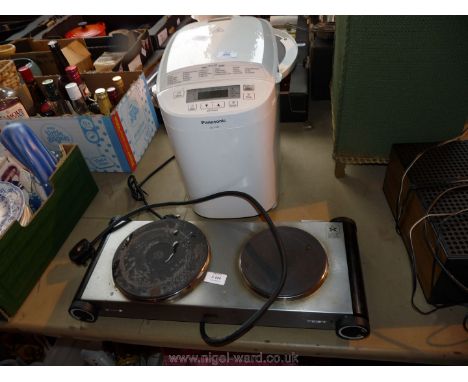 Bread maker and twin ring hot plate.