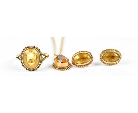 A suite of 9ct yellow gold jewellery, comprising dress ring, size O 1/2, pendant on chain, and pair of ear studs, combined ap