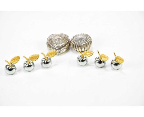 M &amp; CO; a Victorian hallmarked silver snuff box of circular form with gadrooned decoration, Birmingham 1890, a hallmarked