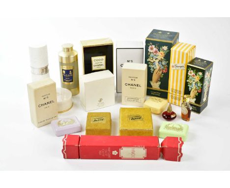 A quantity of vintage perfume bottles and unused perfume to include Chanel No.5 atomisers, Coco Chanel, Tweed, unused in orig