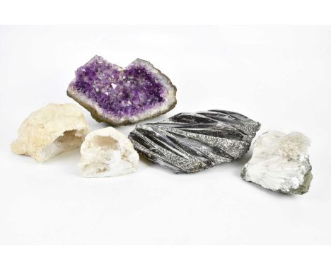 Four natural stones, including amethyst, and a orthoceras fossil plate, length 27cm (5) 