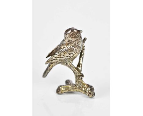 A hallmarked silver figure of a bird, indistinctly stamped, approx 1.09ozt/33.9g.Condition Report: The item is hallmarked as 