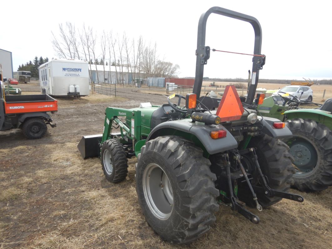 MONTANA 3840 4X4 COMPACT TRACTOR W/FEL, 3PT, ROPS, 397 HR showing S/N