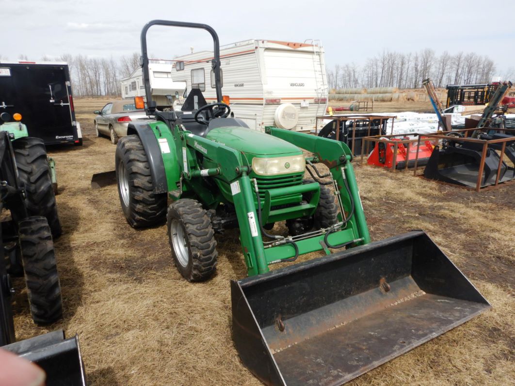 MONTANA 3840 4X4 COMPACT TRACTOR W/FEL, 3PT, ROPS, 397 HR showing S/N