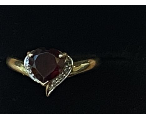 9ct Gold heart shaped ring set with red garnet & diamonds Weight 2.5g Size O