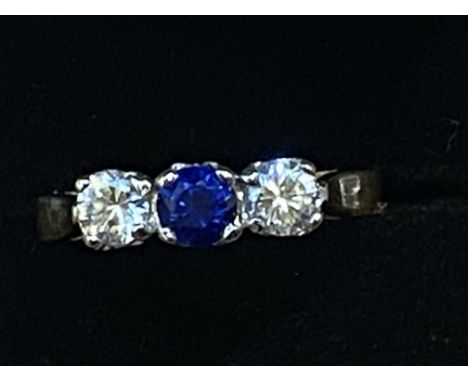 9ct Gold ring set with blue tanzanite &amp; cz stones Weight 2.3g Size O 