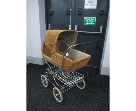 Vintage Gesslein original panorama pram.