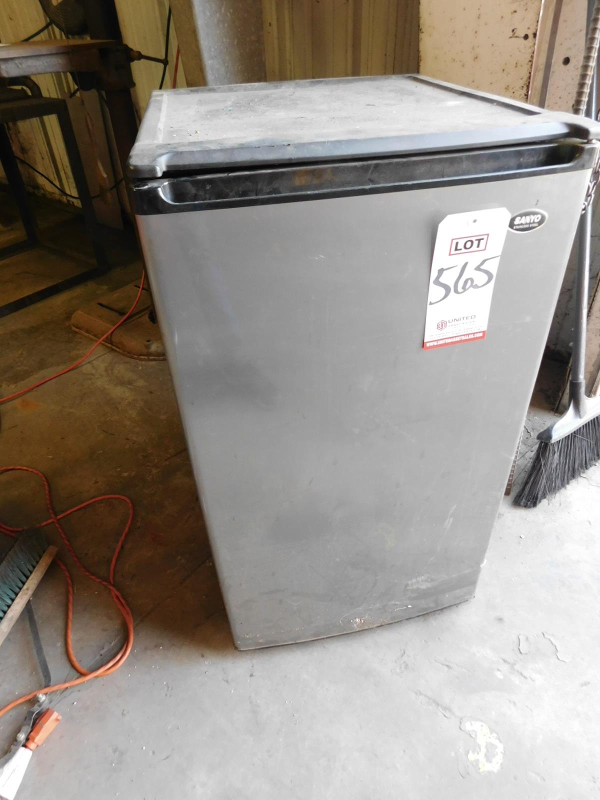 SANYO SR4433S MINI FRIDGE, 4.4 CU.FT.