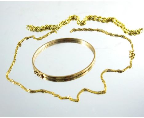 9 carat gold chains and a bangle, 8.7g (3)