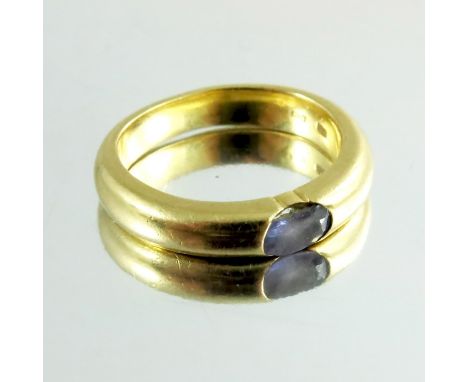 An 18 carat gold and gem set ring, in the Medieval style, approx size J 1/2, 6.6g