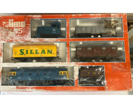 A Lima boxed set comprising 0-4-0 diesel shunter, D2852, Locomotive D6524 etc. 