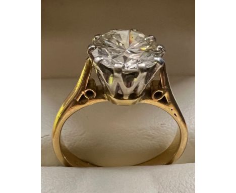 Solitaire diamond ring set in 18 carat yellow gold. Approximate weight 2.1ct. SI1/SI2, G/HSize K. 