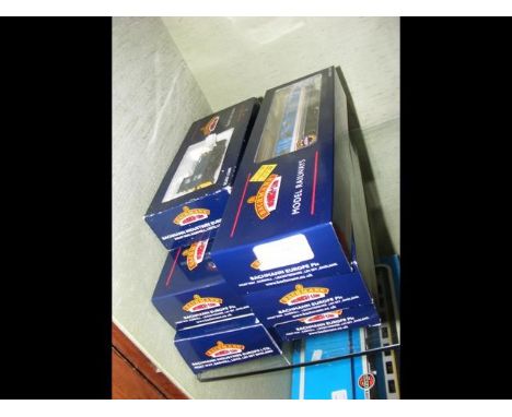 Five boxed Bachmann carriages, together with a boxed diesel shunterCONDITION REPORTas per images