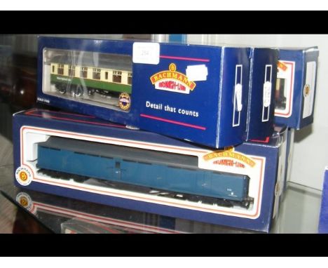 Six boxed Bachmann carriagesCONDITION REPORTas per images