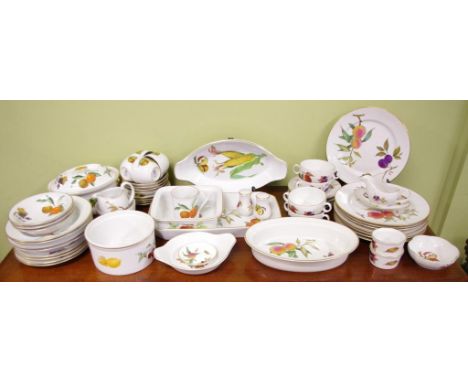 Extensive Royal Worcester 'Évesham' dinner set comprising 8 dinner plates, 4 entree plates, 4 large bowls, 3 small bowls, 4 s