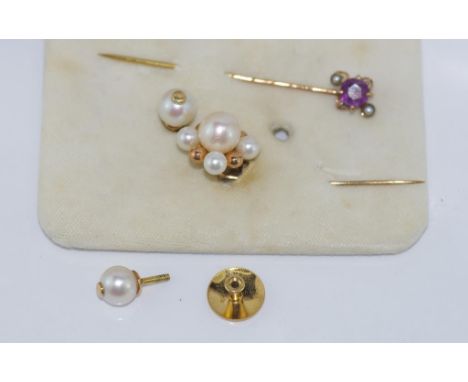 18ct yellow gold & pearl studs with screw on backs weight: approx 3.6 grams, together with two 9ct gold stick pins weight: ap