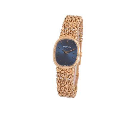 Patek Philippe, Ellipse, ref. 4464/1, a lady's 18 carat gold bracelet watch, no. 545261, circa 1980, manual wind movement, 18