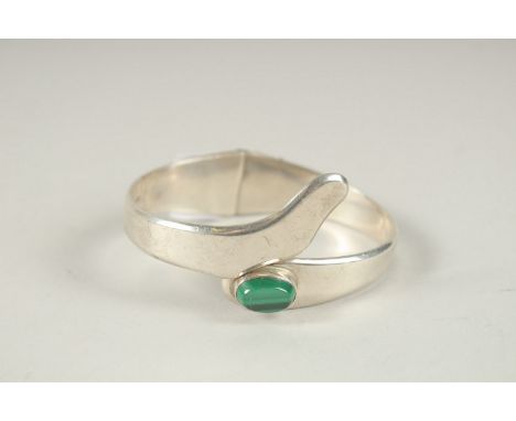 A SILVER MALACHITE BANGLE.