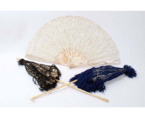 19th century mother of pearl and Brussels lace fan in Duvelleroy box, plus two Victorian carved bone-handled parasols with la