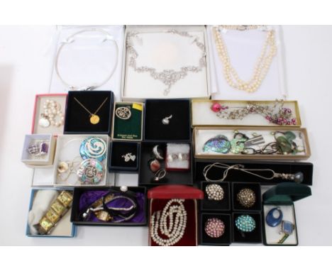 Quantity of jewellery and watches - to include three cultured pearl necklaces, silver gem set pendant and ring, pocket watche