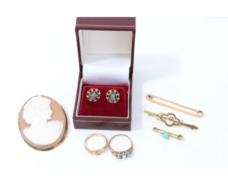 Group of gold jewellery - to include gold (9ct) turquoise and cultured pearl three-stone ring, gold (9ct) buckle ring, three 