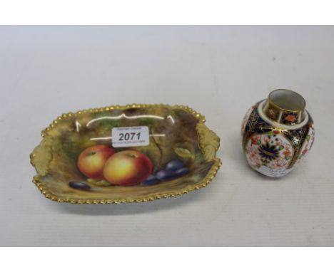 Royal Worcester dish with gilt edging and hand-painted fruit decoration, signed - Smith and a Royal Crown Derby Imari pattern