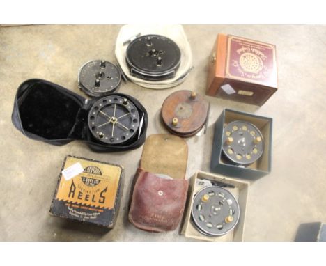 Collection of centre pin fishing reels - including various J. W. Young's vintage models, one boxed, a Purist II 2041 reel, bo