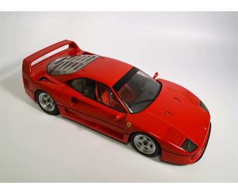 Ferrari F40 1:12 Model - Kyosho, Reference PHR1802R. Length 37cm.
