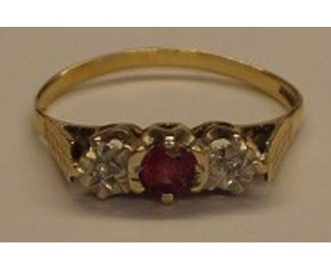 9ct gold ruby and diamond chip trilogy ring 1.8g size Q