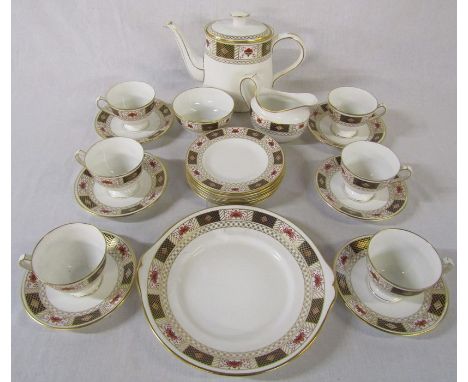 Royal Crown Derby 'Derby Border' tea service consisting of tea pot, milk jug, sugar bowl, cake plate, 6 tea plates &amp; 6 cu