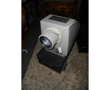 Vintage Projector ( sold as collectors / display item ) mains lead will be cut off