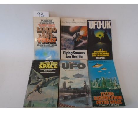 6 Books 'Flying saucers from outer space' - Donald E. Keyhoe, 'UFO UK' Peter Paget, 'UFO' Robert Chapman, 'Visitors from Spac