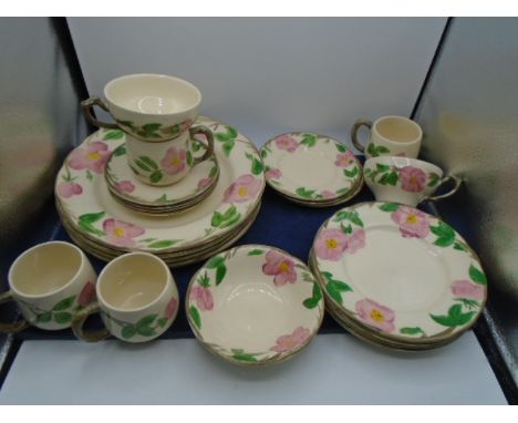 Franciscan part dinner service 4 dinner plates 10 1/2 inches , 4 side plates 8 inches , 3 small plates 6 inches , 1 bowl 6 in